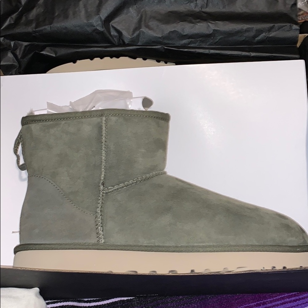 Men’s moss green ugg boots